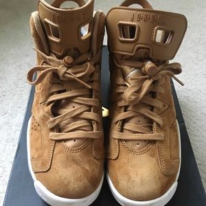 Kid’s NIKE Air Jordan Retro 6 “Golden Harvest”